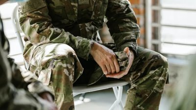 На Львівщині військовий пішов із навчань з автоматом, його знайшли біля ресторану