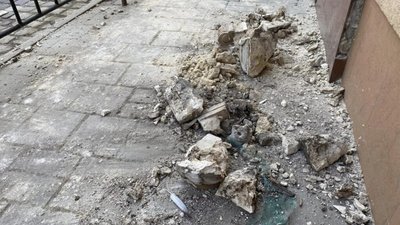 У Львові фасад впав на хлопця