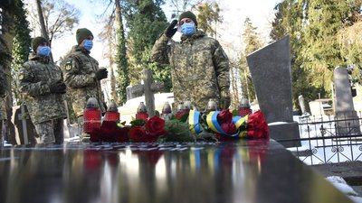 На Личаківському цвинтарі відбулася панахида за полеглими у бою під Крутами