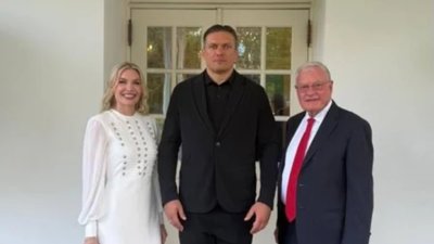 Усик приїхав до Трампа (ФОТО, ВІДЕО)