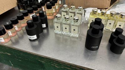 На запах C2H5OH: в Шегинях митники виявили віскі, ром і парфуми вартістю 600 тис. гривень