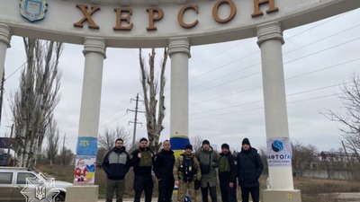 Львівські патрульні здійснили гуманітарну поїздку у Херсон (ФОТО)