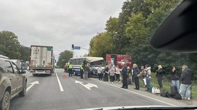 Відео з місця аварії маршрутки біля Львова