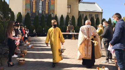 Як освячували паски у Дрогобичі, Бориславі та Стебнику (ФОТО)