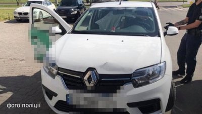 У Львові водій таксі Bolt розпилив газ в обличчя 14-річної пасажирки