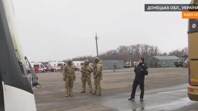 Розпочався обмін полоненими між Києвом та ОРДЛО (ВІДЕО)