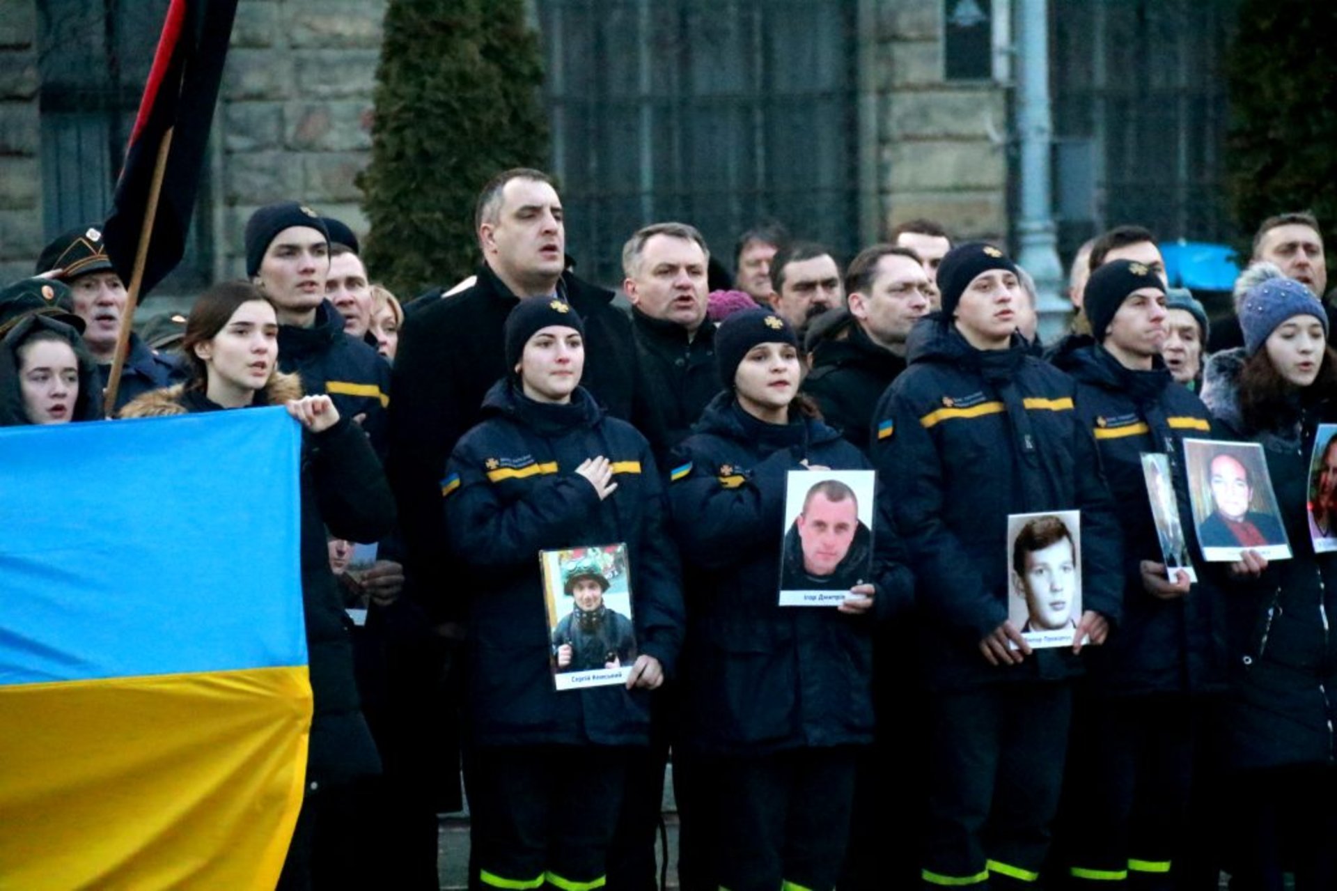 Заходи з вшанування пам’яті Героїв Небесної Сотні на площі біля пам’ятника Т. Шевченку , фото 4studio