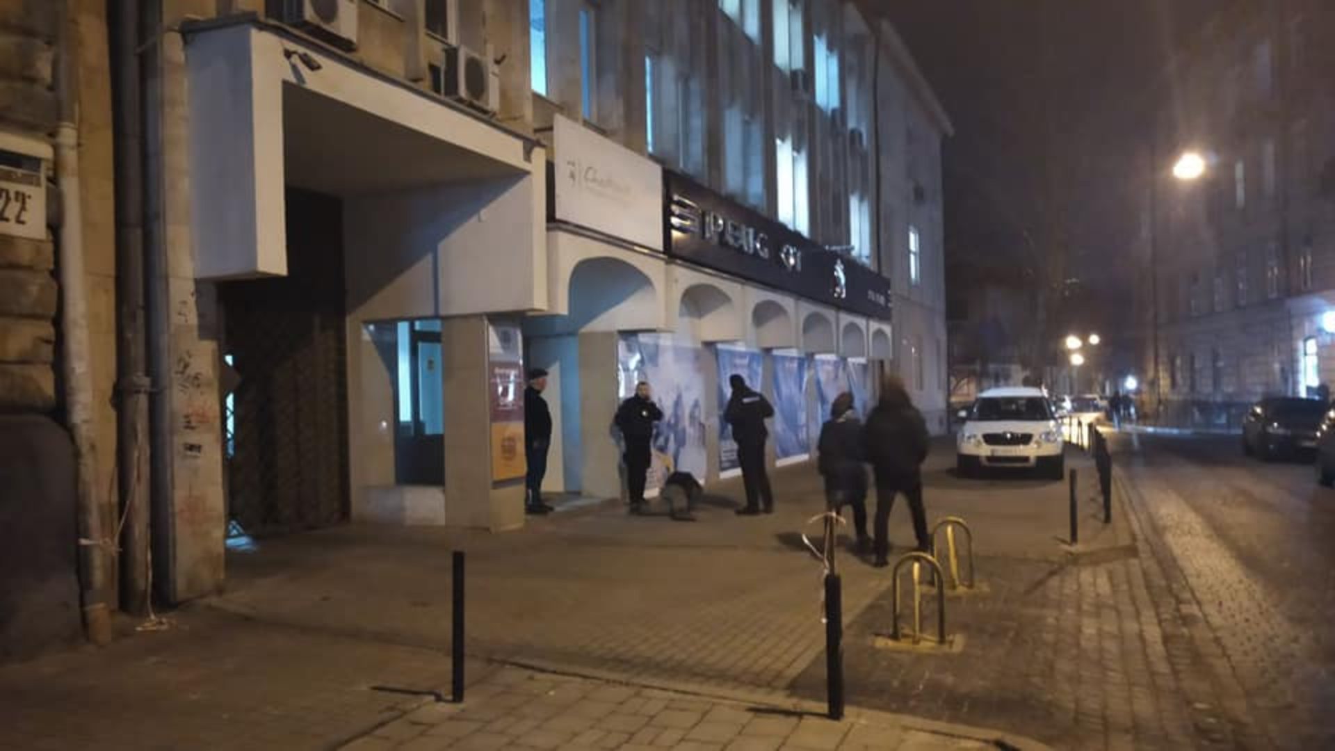 У центрі Львова зловмисник з ножем напав на чоловіка. Фото Варта-1