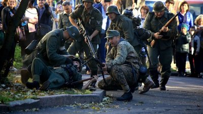 У львівському сквері відтворили «Бій відділів УПА проти військ НКВД» (ФОТОРЕПОРТАЖ)