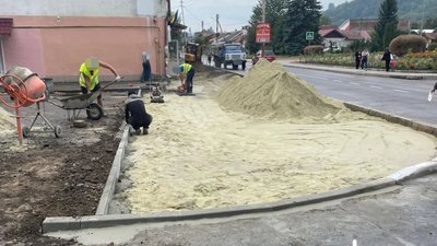 На Львівщині військові замість служби клали бруківку (ФОТО, ВІДЕО)