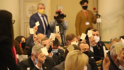 Обласний парламент Львівщини закликав стати на захист української мови інші місцеві ради