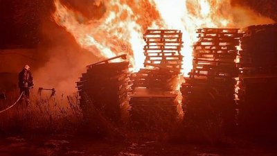 У Львові горіли дерев’яні палети
