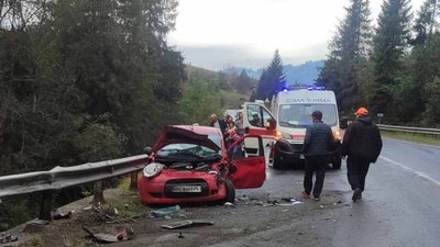 На Стрийщині на трасі Київ Чоп не розминулись автомобілі
