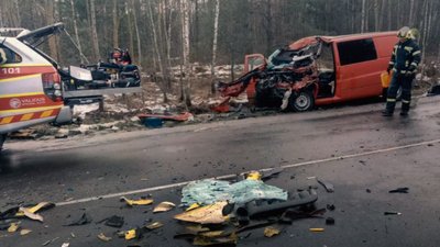 На Рівненщині рятувальники ліквідовували наслідки смертельної ДТП за участю 2-х авто