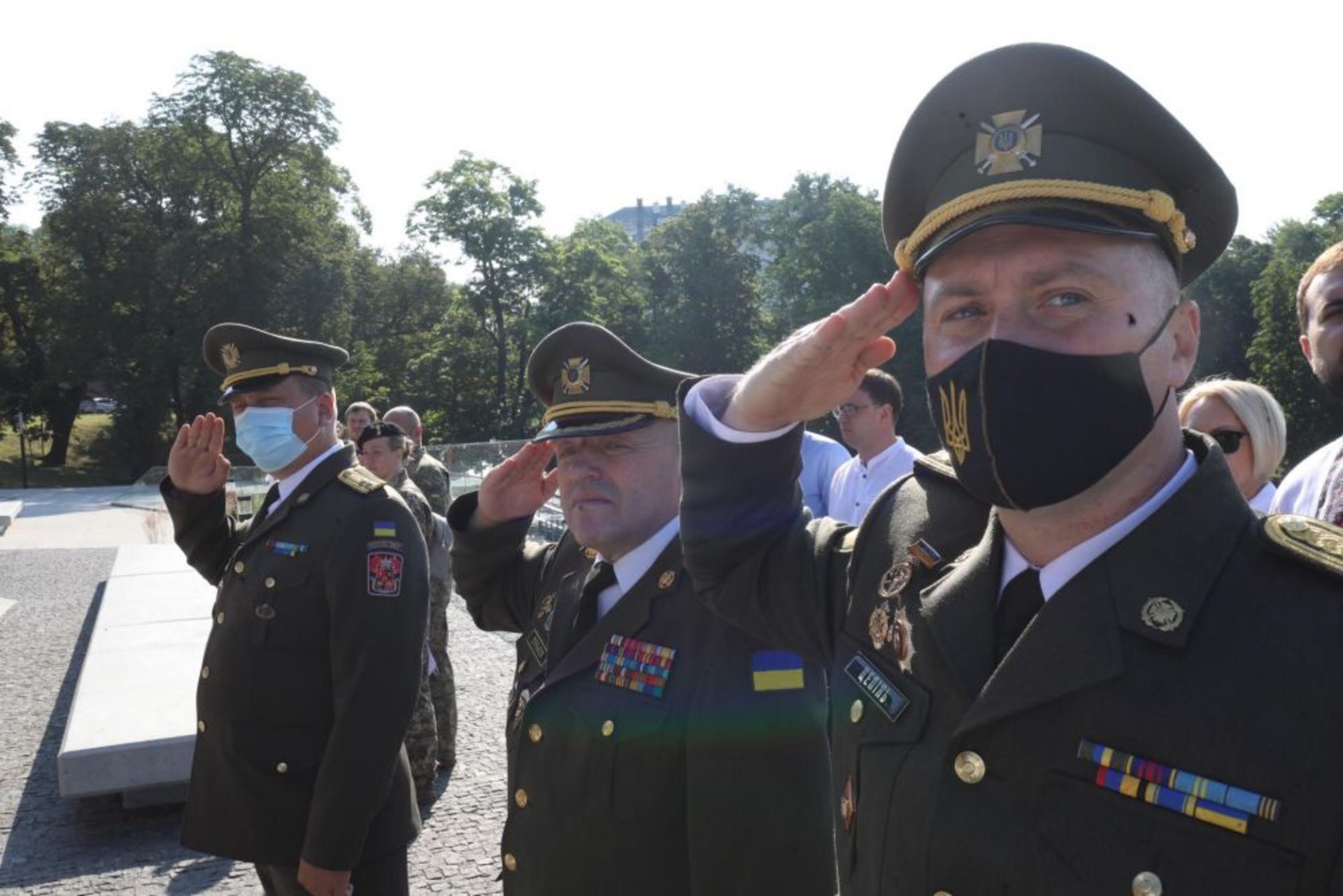 У Львові підняли Державний прапор над Меморіалом пам’яті Героїв Небесної Сотні