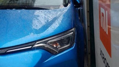 У Львові трамвай не розминувся із автомобілем (ФОТО)