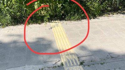 У Львові тактильна плитка травмує пішоходів