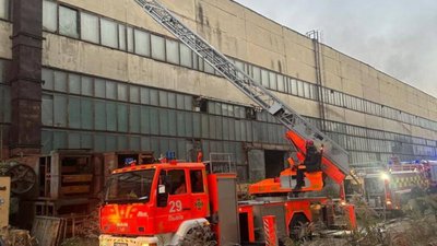 Пожежу на території ЛАЗу погасили