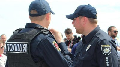 На Львівщині чоловіку, який побив поліцейського, загрожує до 5 років ув’язнення