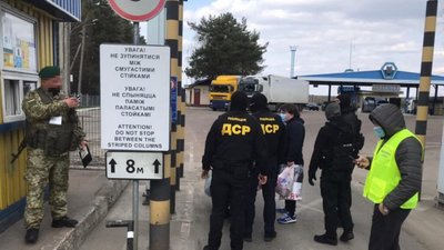 З України видворили двох російських кримінальних авторитетів (ВІДЕО)