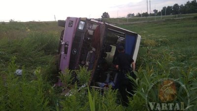 Біля Львова перекинулась маршрутка (ФОТО)