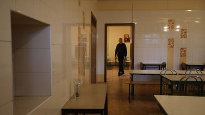 Батькам дали роз’яснення, чи може вчитель відпустити дитину додому під час повітряної тривоги в Україні