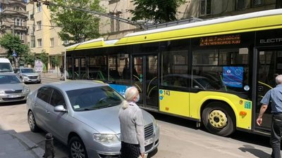 Мешканців вулиці Наукової позбавили тролейбуса