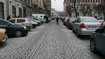 Вартість паркомісця  у центрі Львова зросте