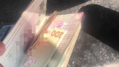 На Львівщині іноземець запропонував патрульним аж 400 гривень (ФОТО)
