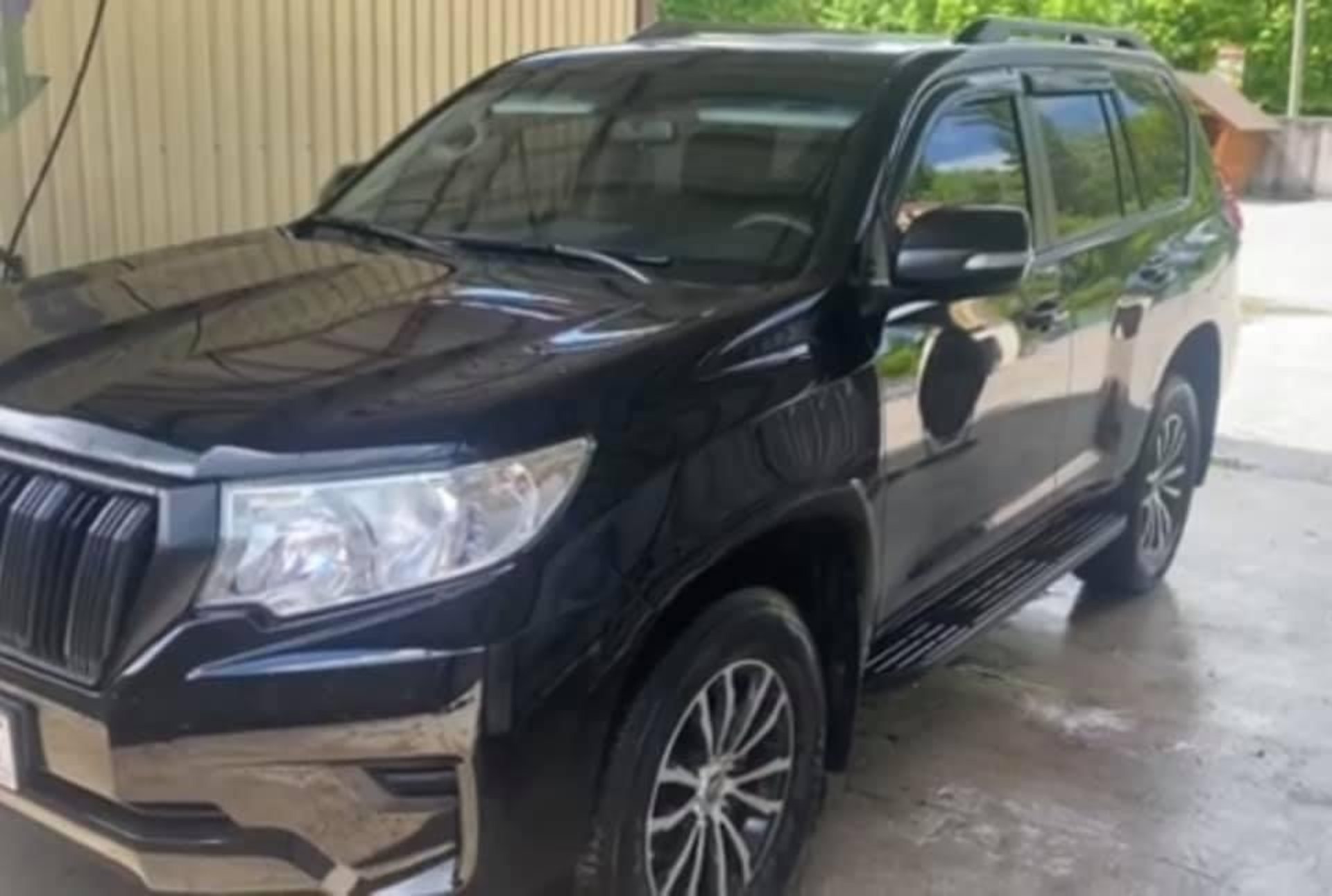 У Львові вночі викрали Toyota Land Cruser Prado, фото Варта-1