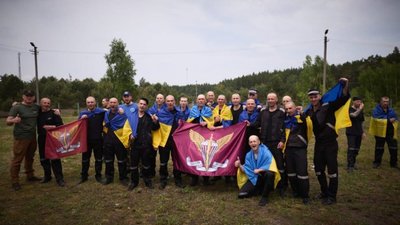 В Україну повернули ще 303 захисники
