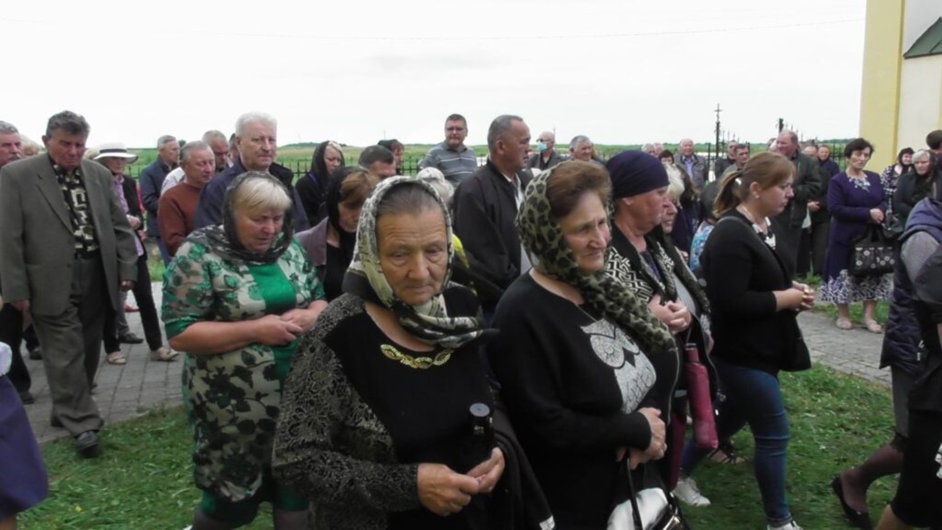 У Дубровиці відспівали багаторічного настоятеля церкви Святої Покрови отця Миколая. Фото: Михайло Скеба