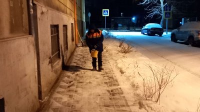 У Львові вночі сніг прибирали 68 одиниць техніки