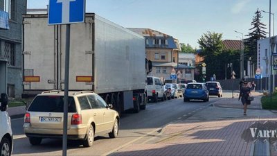 У Львові другий день підряд водії простоюють у тягучках через світлофори (ФОТО, ВІДЕО)