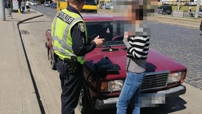 Двічі за день мешканку Львівщини зупинили нетверезою за кермом (ФОТО)