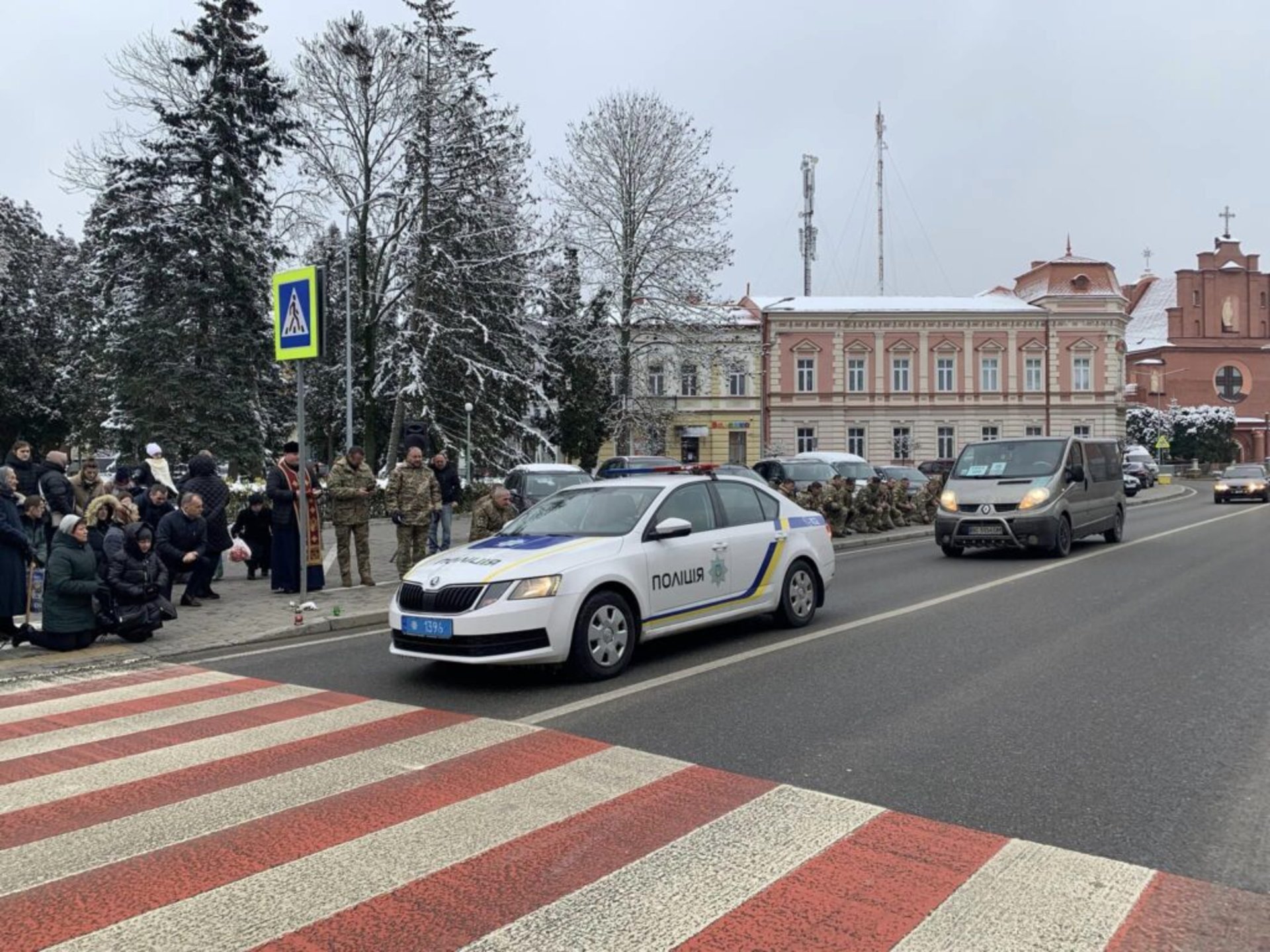 Львівщина навколішки зустріла тіло Героя України