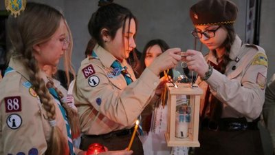 Пластуни Львівщини разом запалили «Різдвяну свічечку»