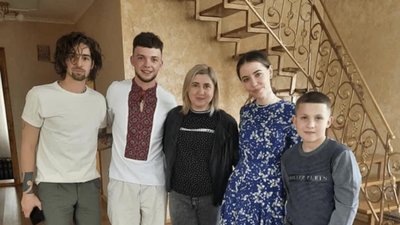 Дорофєєва та Дантес приїхали на Великдень в село до переможця “Голосу країни” (ВІДЕО)