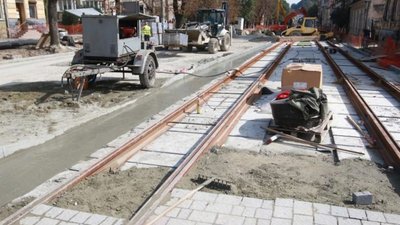 У Львові на окремому відрізку вулиці Шевченка почали класти трамвайну колію