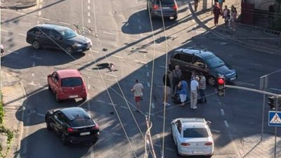 У Львові на перехресті збили чоловіка на самокаті