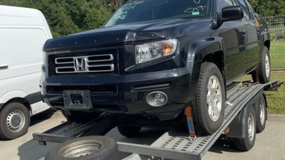 З Польщі на Львівщину намагались ввезти автомобіль як гуманітарну допомогу