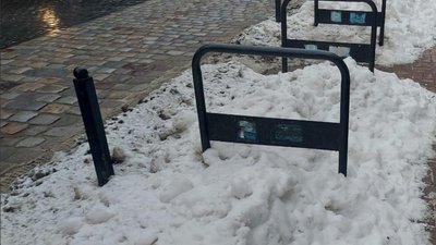 У Львові велосипедна інфраструктура припала снігом (ФОТО)