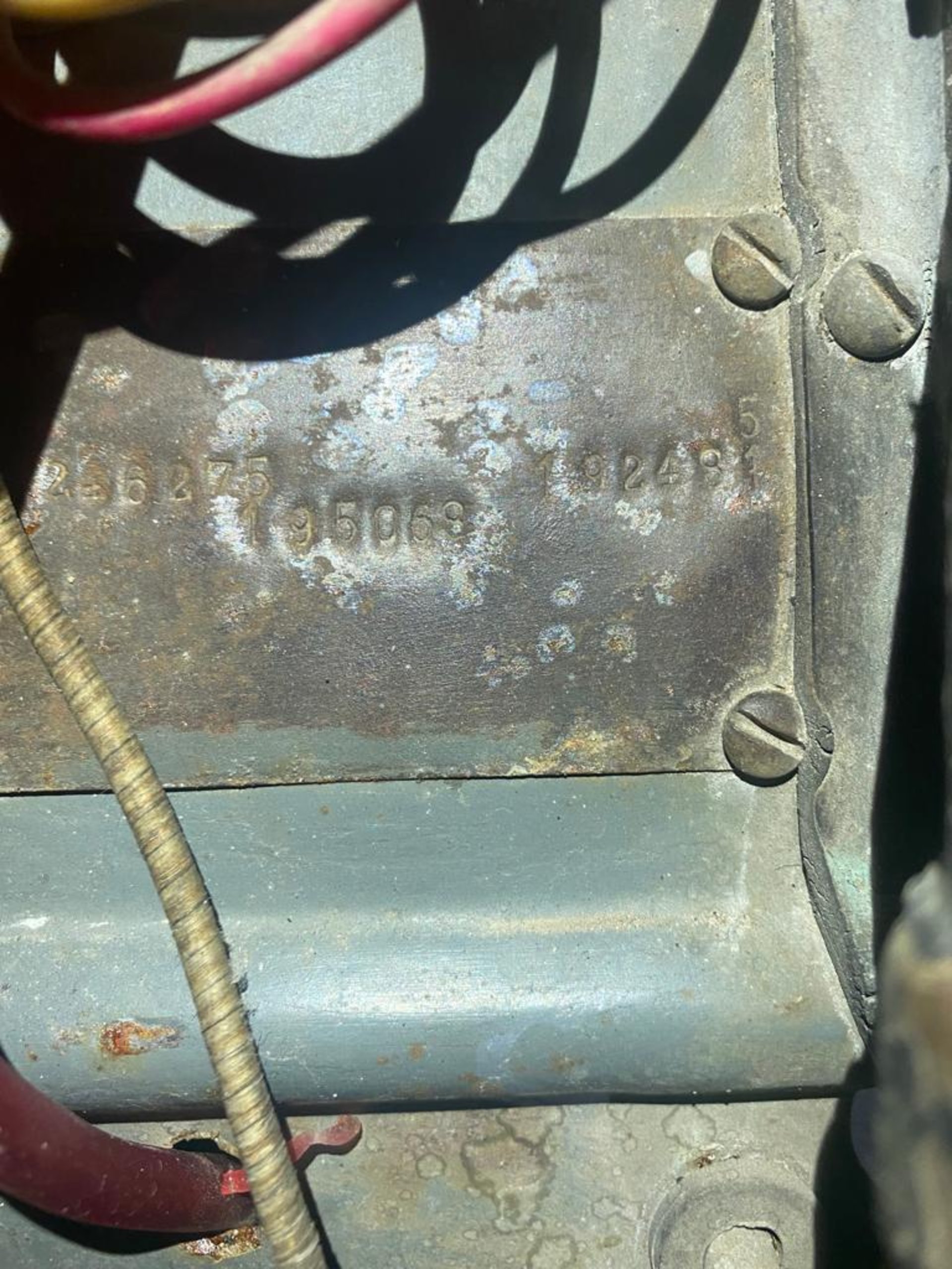 З України намагались вивезти ретро-автомобіль 1955 року випуску