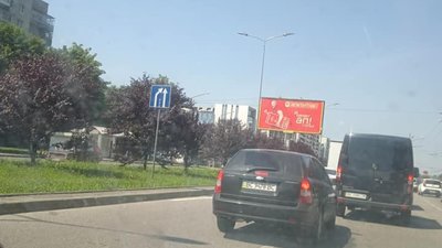 У Львові штучно закорковують вулицю Наукову (ФОТО)