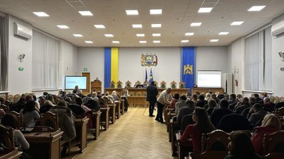 У Львові на презентацію проекту бюджету зігнали чиновників