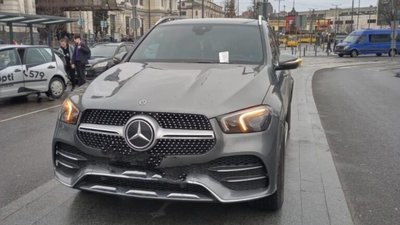 У Львові власник елітної іномарки не мав грошей на парковку (ФОТО)