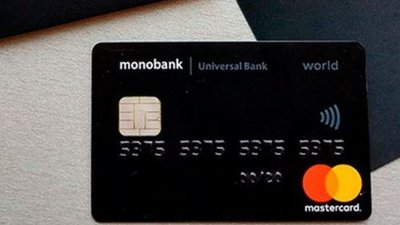 Monobank запропонував клієнтам платіжні карти у злотих