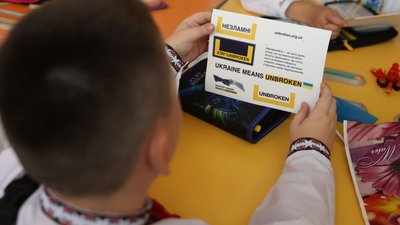 Україна відмовляється від дитбудинків сімейного типу