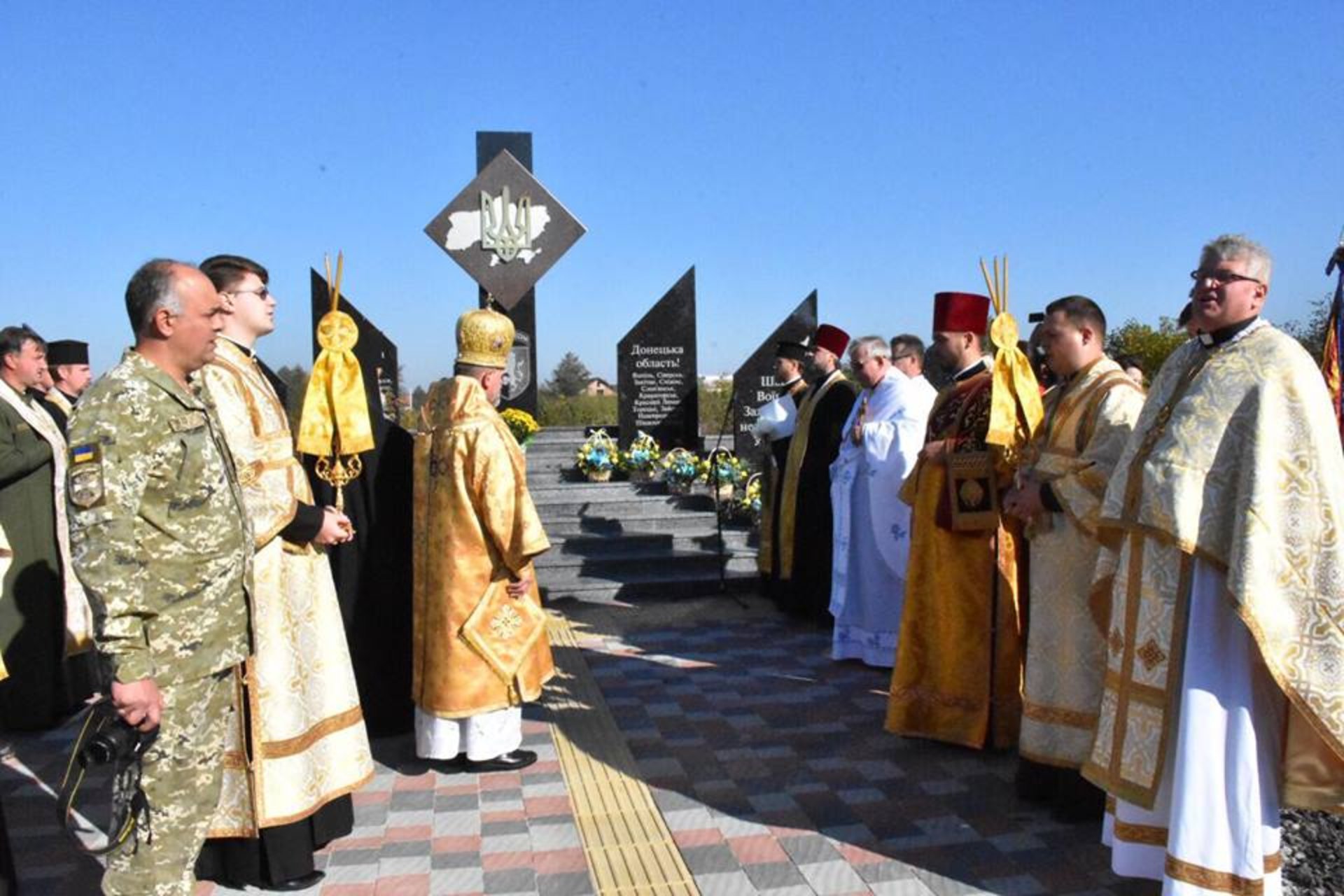 На Яворівщині відкрили меморіал пам'яті воїнам 24-ї Королівської бригади. Фото прес-служба ЛОДА