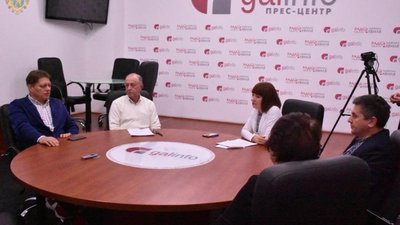 Портрет української мови сьогодні пошрамований, - з дискусії у Львові